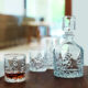 Die Nachtmann Sculpture Whiskykaraffe passt perfekt zu den Tumbler-Gläsern aus der gleichen Serie (Foto: Amazon.de)