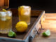 Die Lynchburg Lemonade kombiniert Jack Daniels Whiskey mit Zitronenlimonade und frischen Limetten (Foto: MaltWhisky.de)
