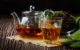 Whisky lässt sich sehr gut auch mit grünem Tee genießen (Foto: Freepik)