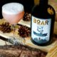 Der Boar Gin enthält feine Burgundertrüffel aus dem Schwarzwald – perfekt für regionale Cocktails wie die Pink Lady (Foto: MaltWhisky.de)