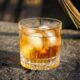 Perfekt für einen guten Bourbon 'on-the-rocks': Das Perfect Serve Old Fashioned Glas von Spiegelau (Foto: MaltWhisky.de)